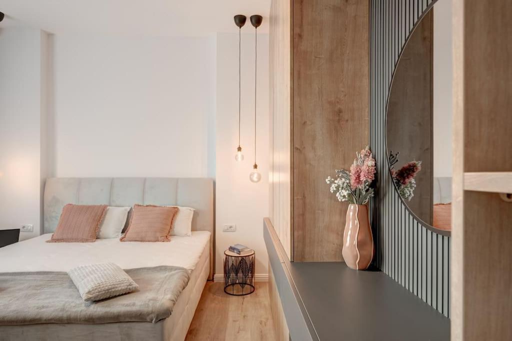 Oasis On Calea Victoriei Appartement Boekarest Buitenkant foto